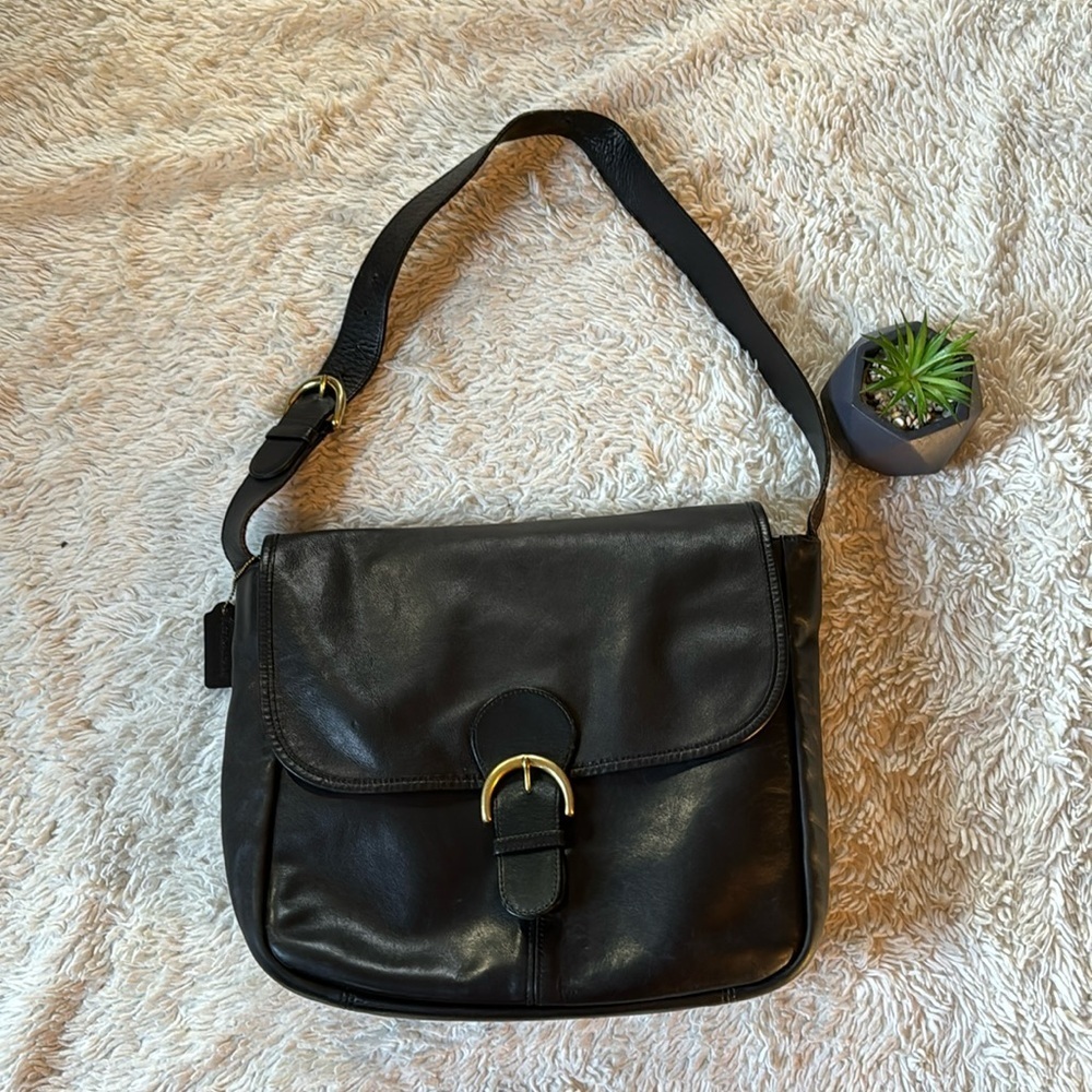 Vintage coach 1997  Coach 4165   Greenwich schoolBag Black Leather Flap Large